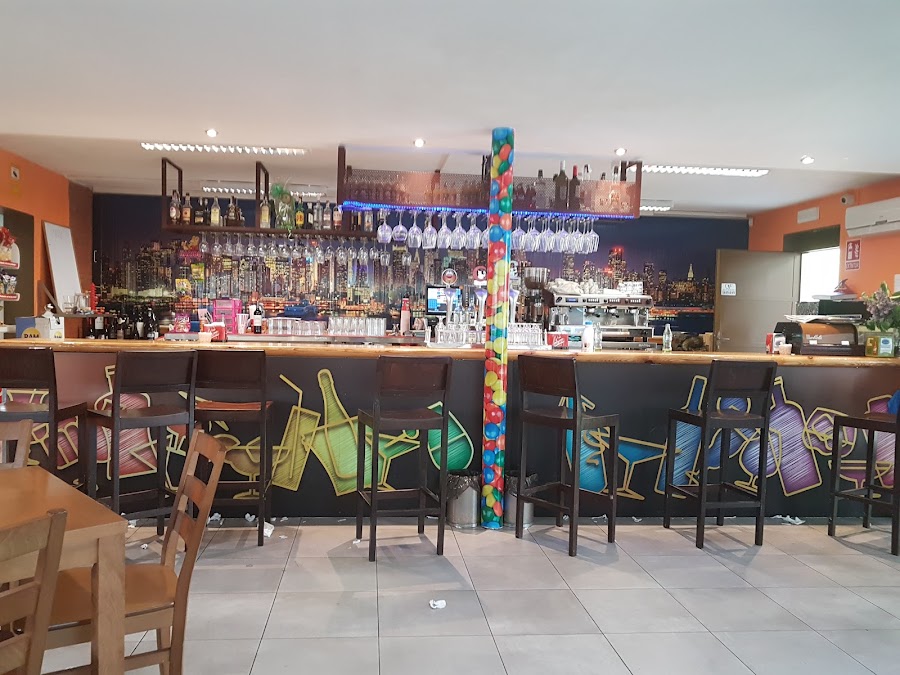 Bar Restaurante La Piscina