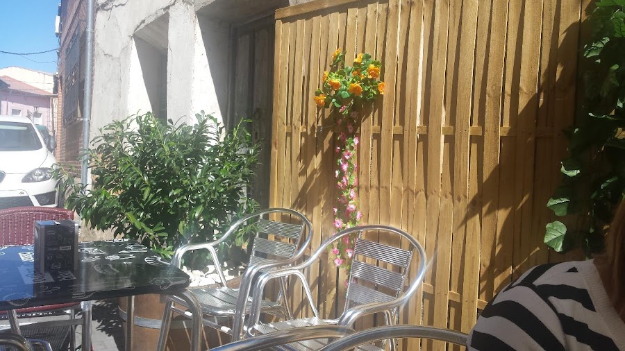 Cafe Bar Blanco y Negro