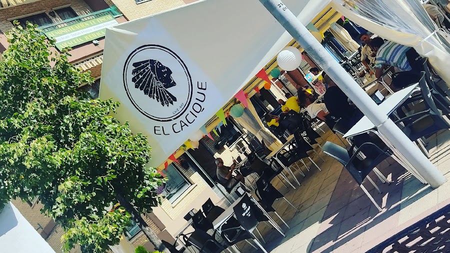 El Cacique Bar