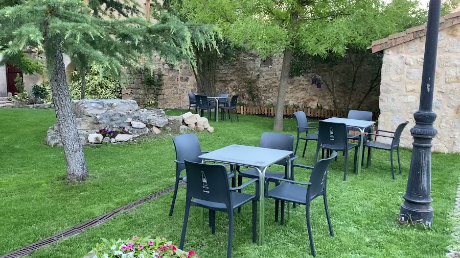 La Casona de Montealegre