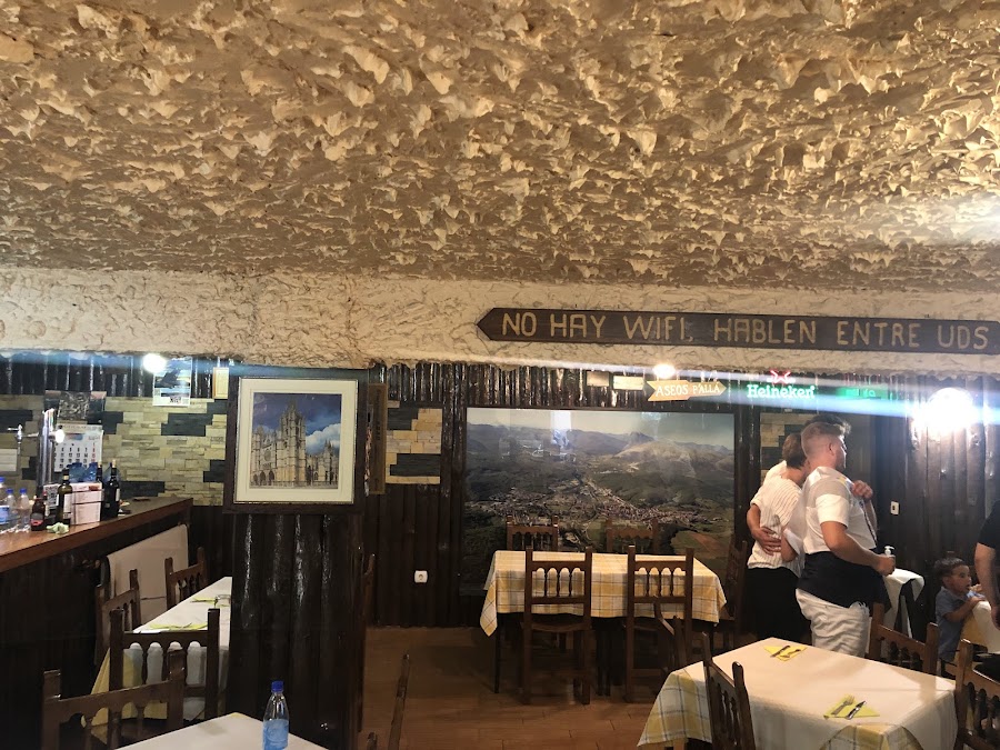 Mesón Cafetería Santa Marta