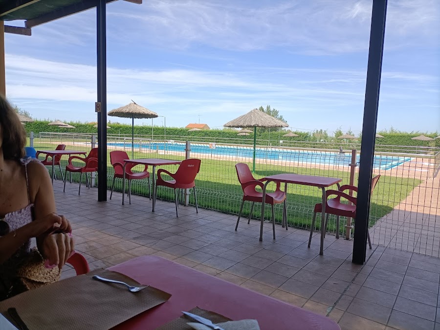 Piscina de Villaseco de los Reyes