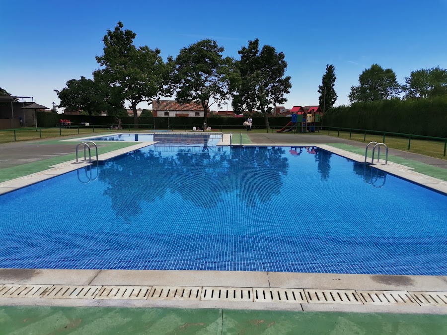 Piscinas Municipales de Villamañán
