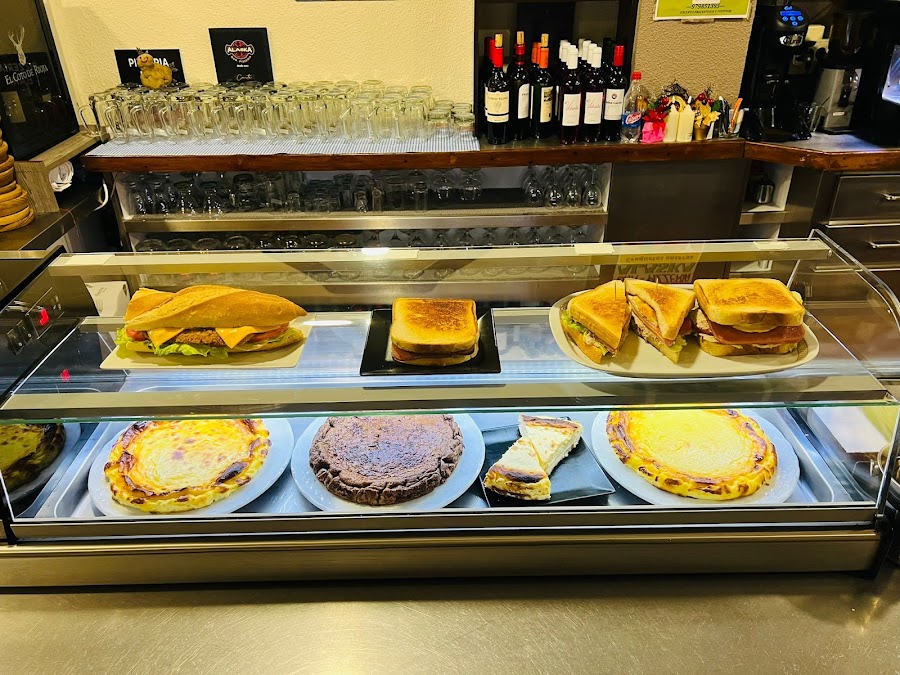 PIZZERIA BURGER ALASKA GUARDO