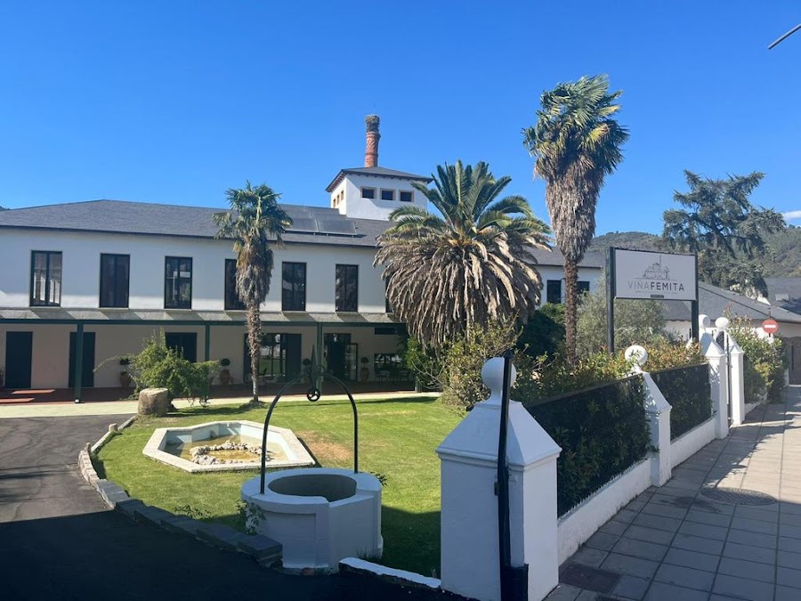 Viña Femita. Hotel, Albergue y Restaurante